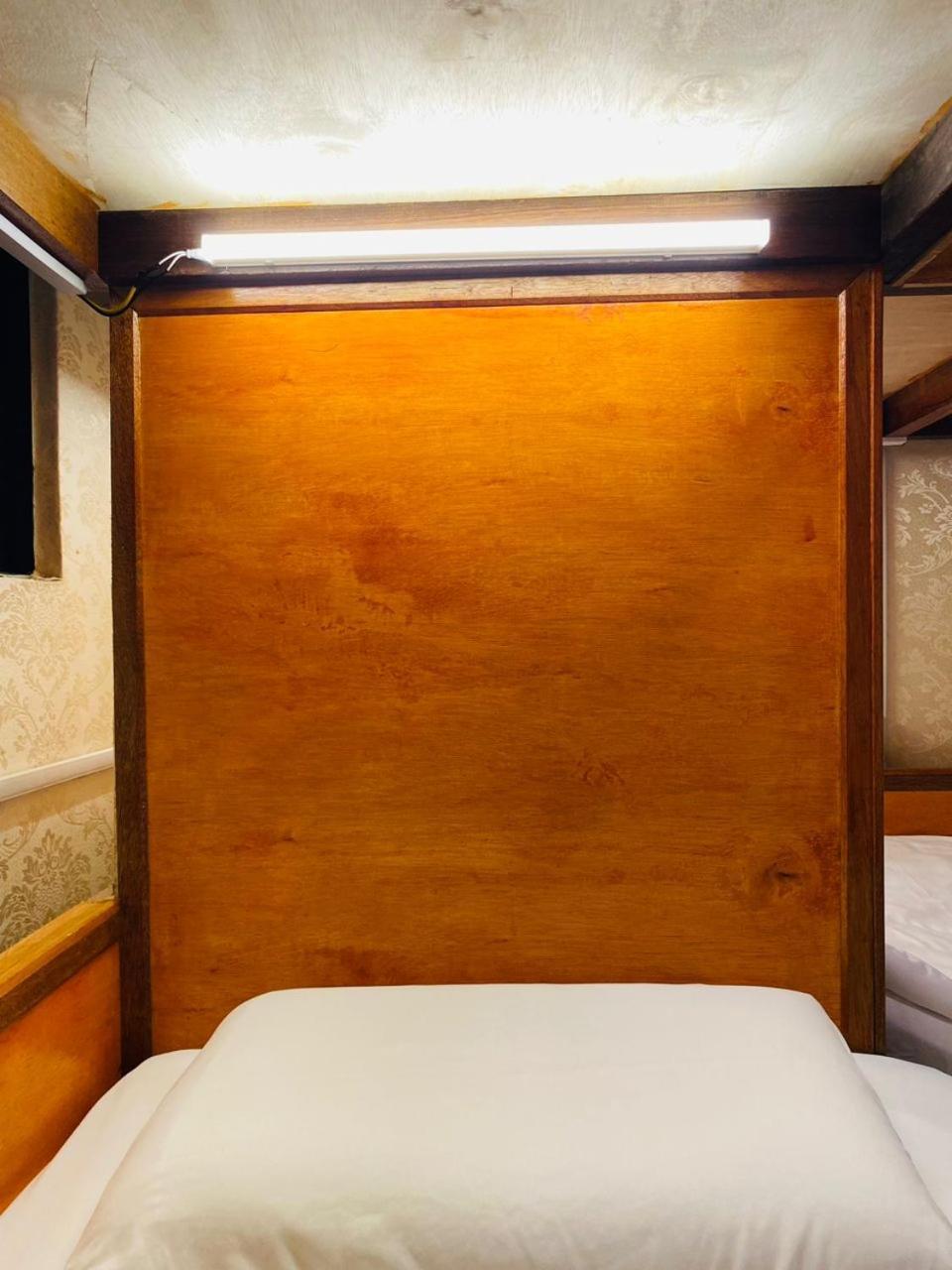 H2 Worldpackers , The Social Hotel Kota Kinabalu Esterno foto