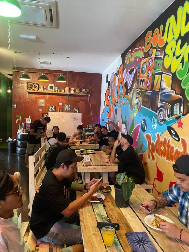 H2 Worldpackers , The Social Hotel Kota Kinabalu Esterno foto