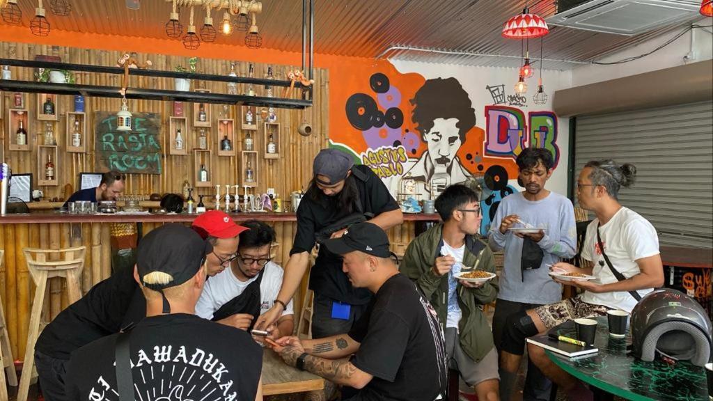 H2 Worldpackers , The Social Hotel Kota Kinabalu Esterno foto