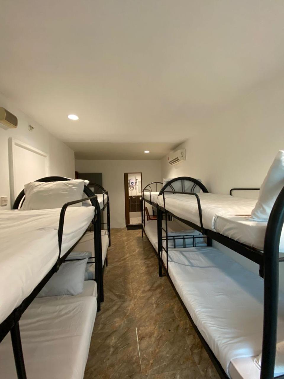 H2 Worldpackers , The Social Hotel Kota Kinabalu Esterno foto