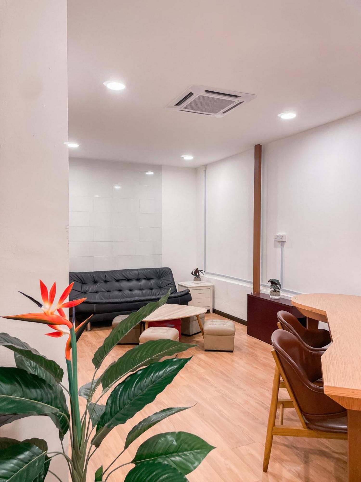 H2 Worldpackers , The Social Hotel Kota Kinabalu Esterno foto